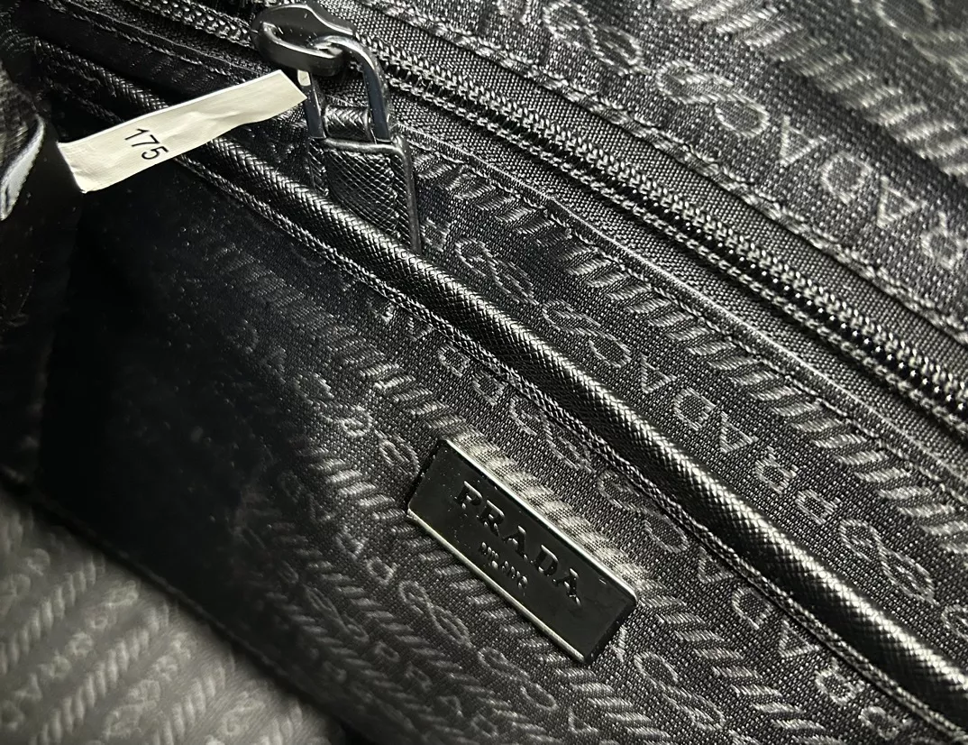UrbanStyle 6237 Prada AAA Man Messenger Bags