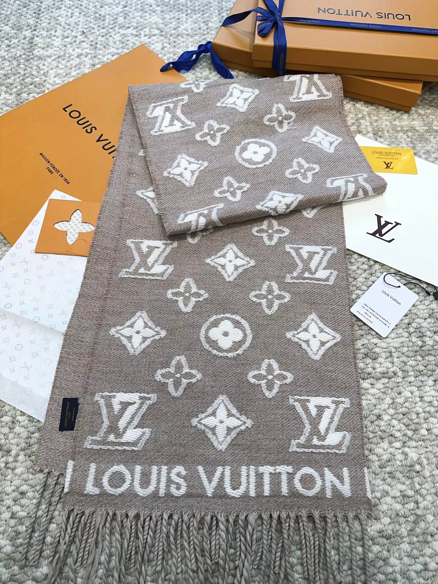 UrbanStyle 6277 Louis Vuitton Scarf For Women