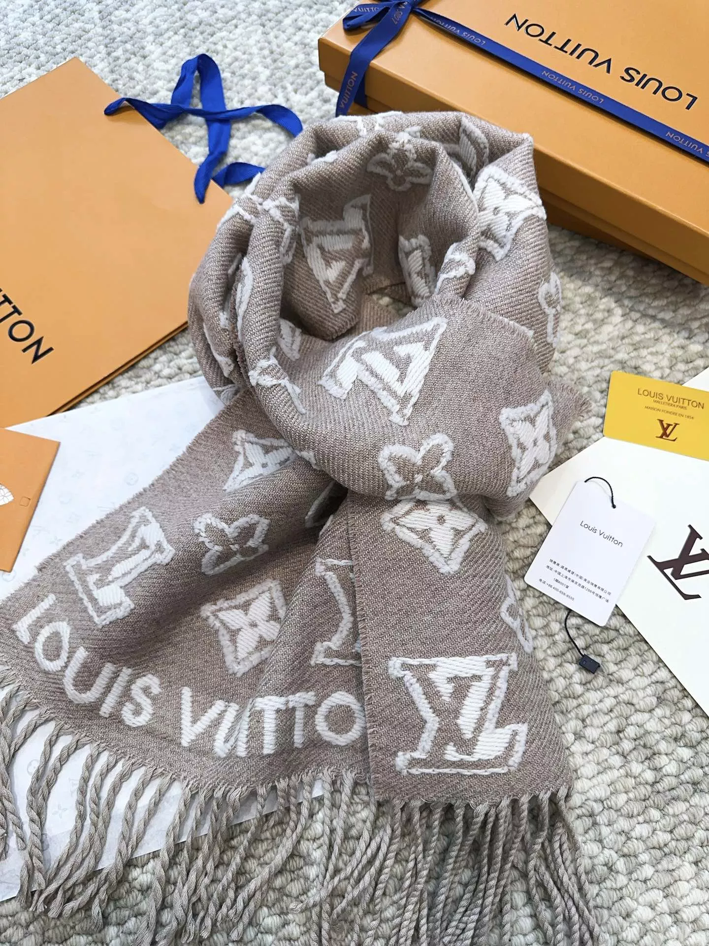 UrbanStyle 6277 Louis Vuitton Scarf For Women