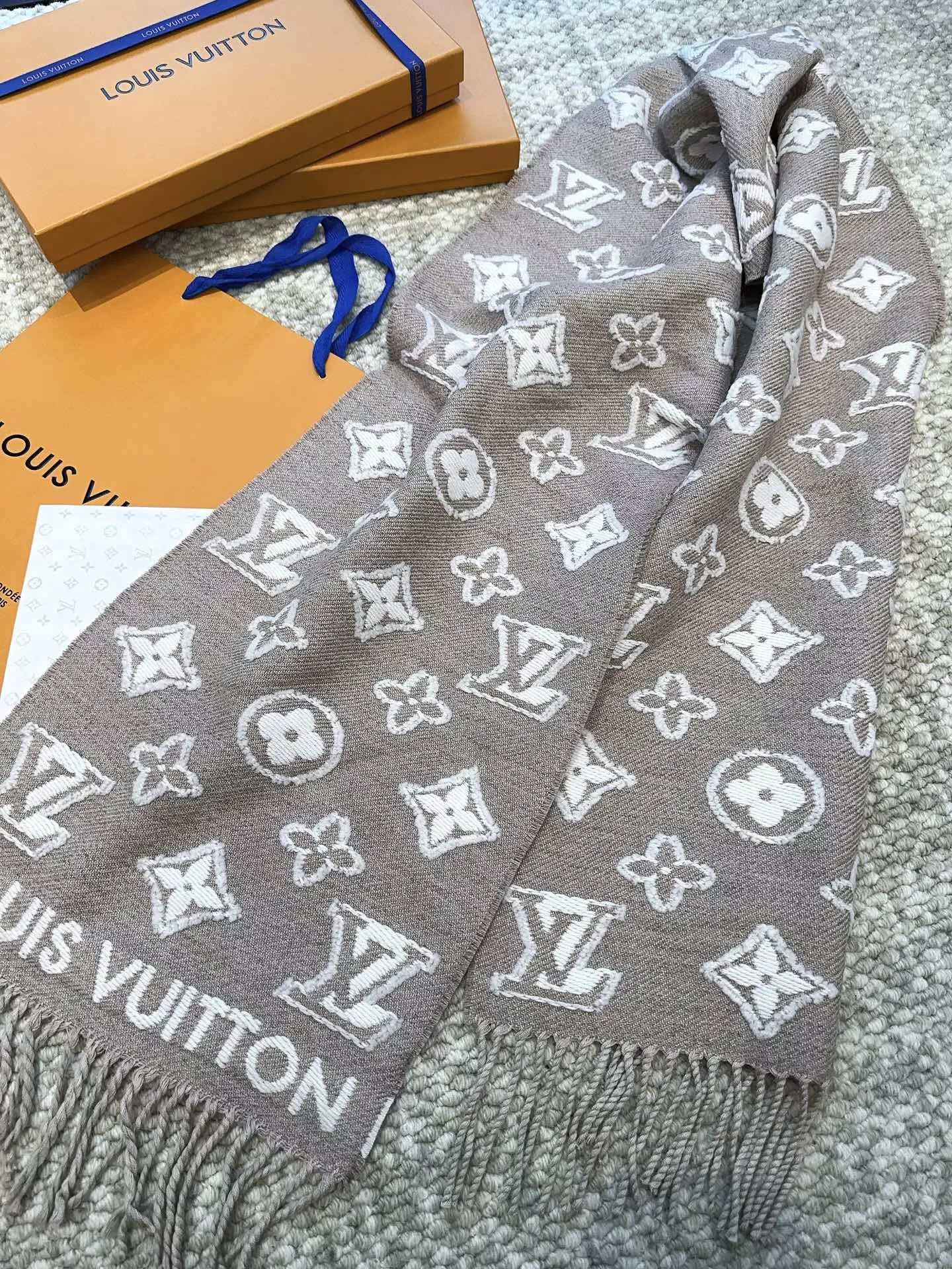 UrbanStyle 6277 Louis Vuitton Scarf For Women