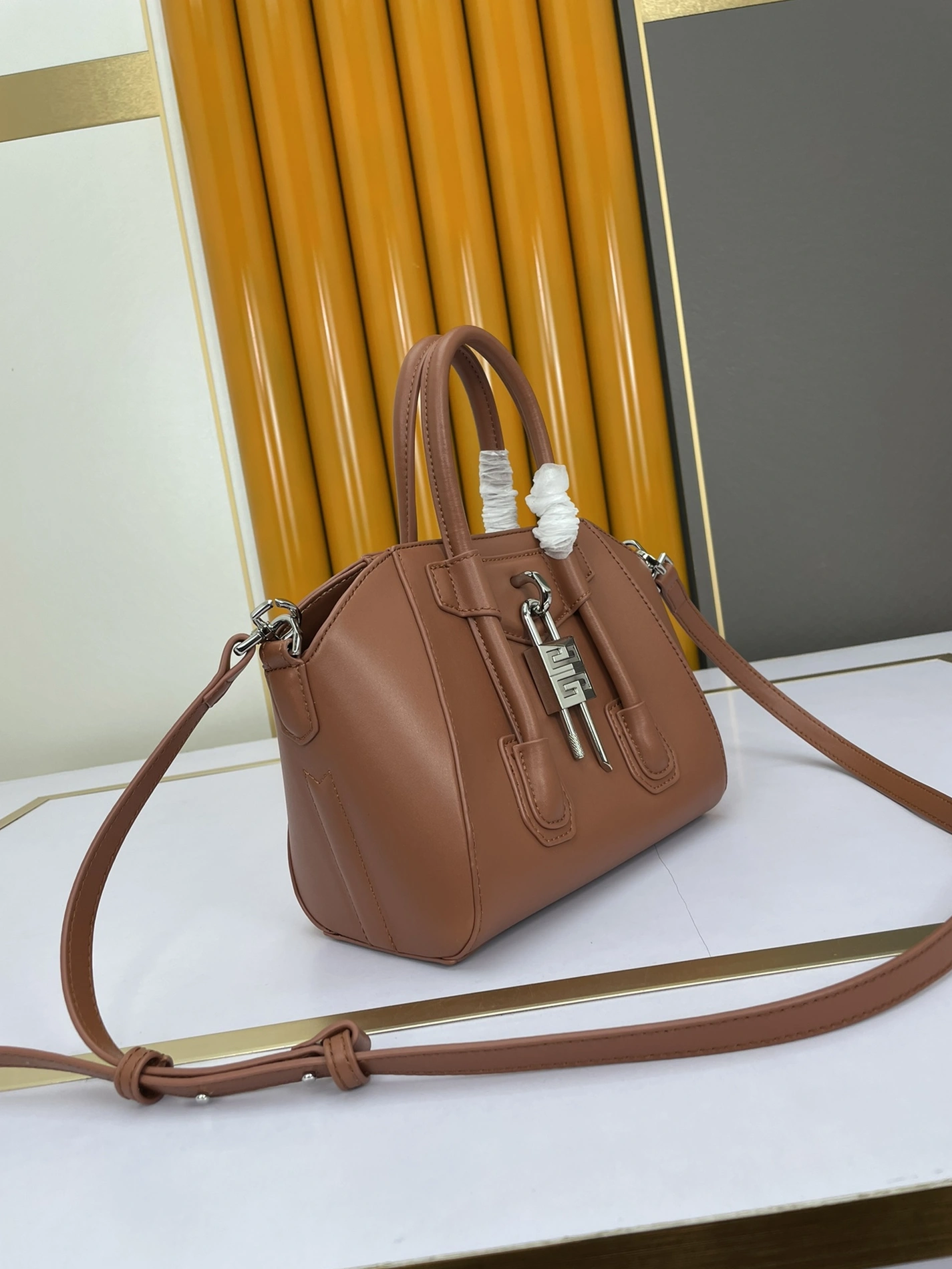 UrbanStyle 6561 Givenchy AAA Quality Handbags For Women