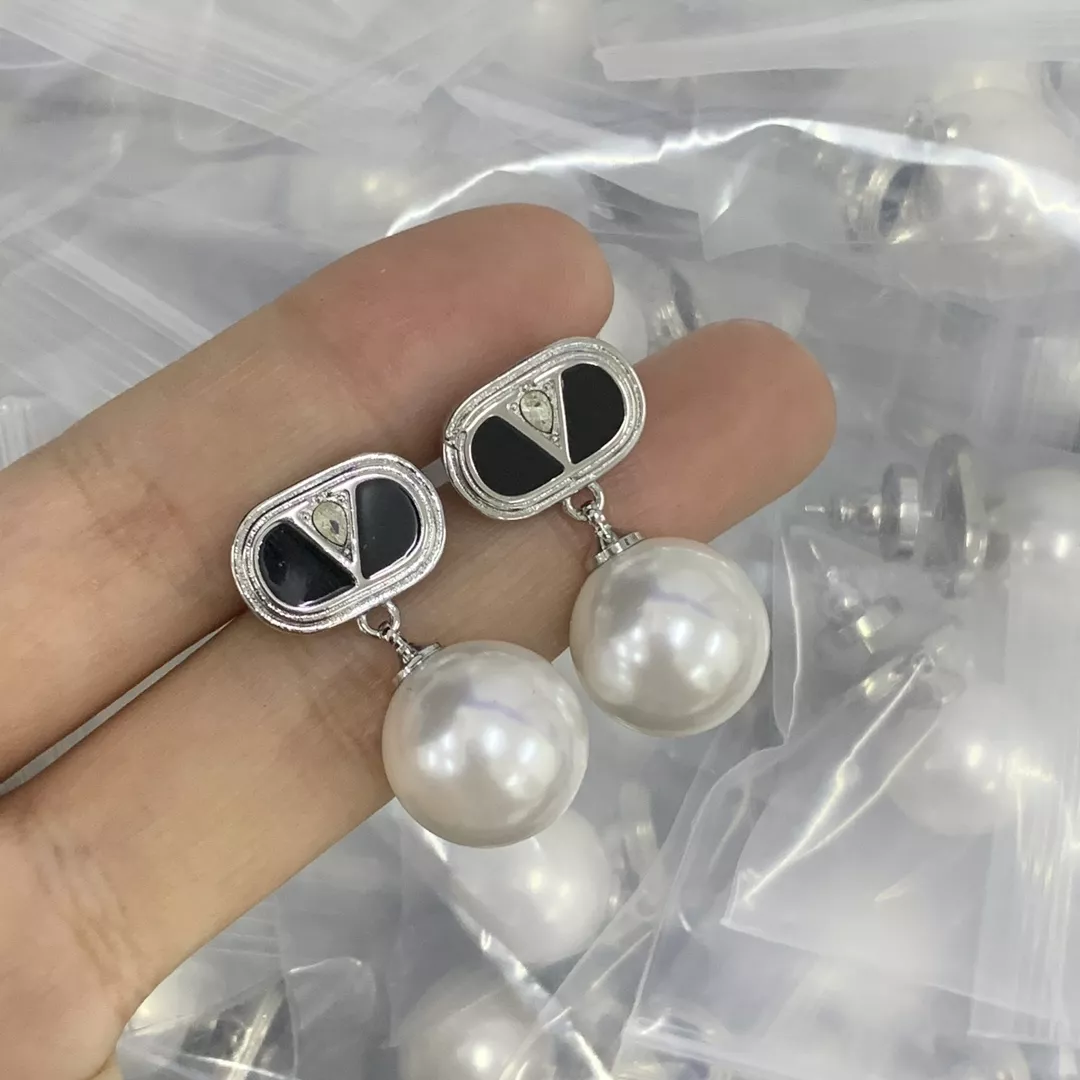 UrbanStyle 661 Valentino Earrings For Women