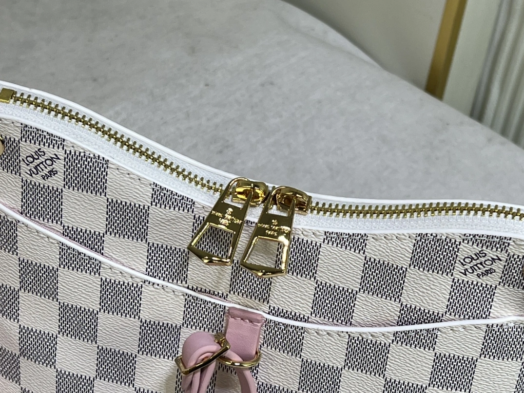 UrbanStyle 6648 Louis Vuitton AAA Quality Messenger Bags For Women