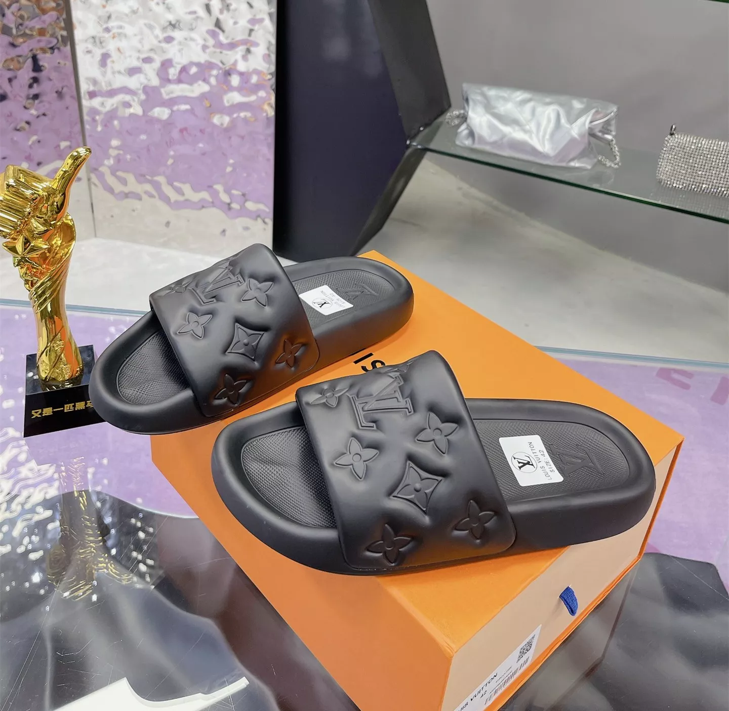 UrbanStyle 7043 Louis Vuitton Slippers For Men