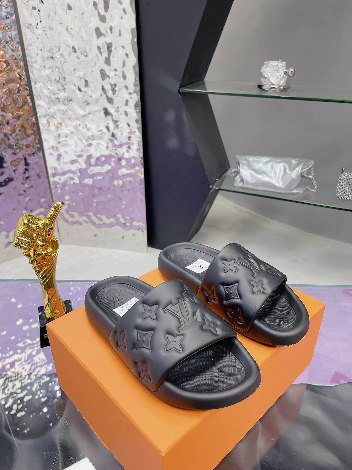 UrbanStyle 7043 Louis Vuitton Slippers For Men