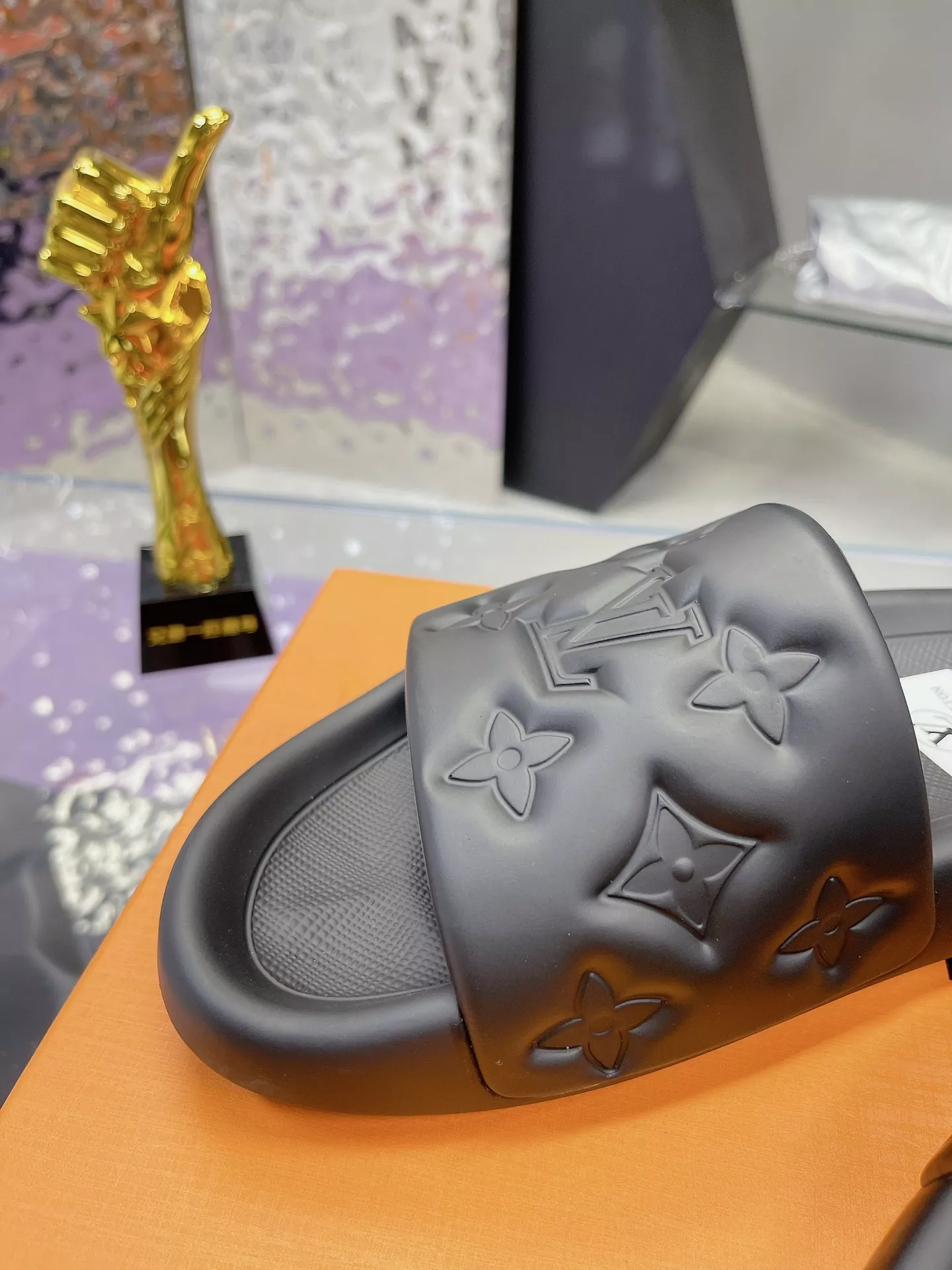 UrbanStyle 7043 Louis Vuitton Slippers For Men