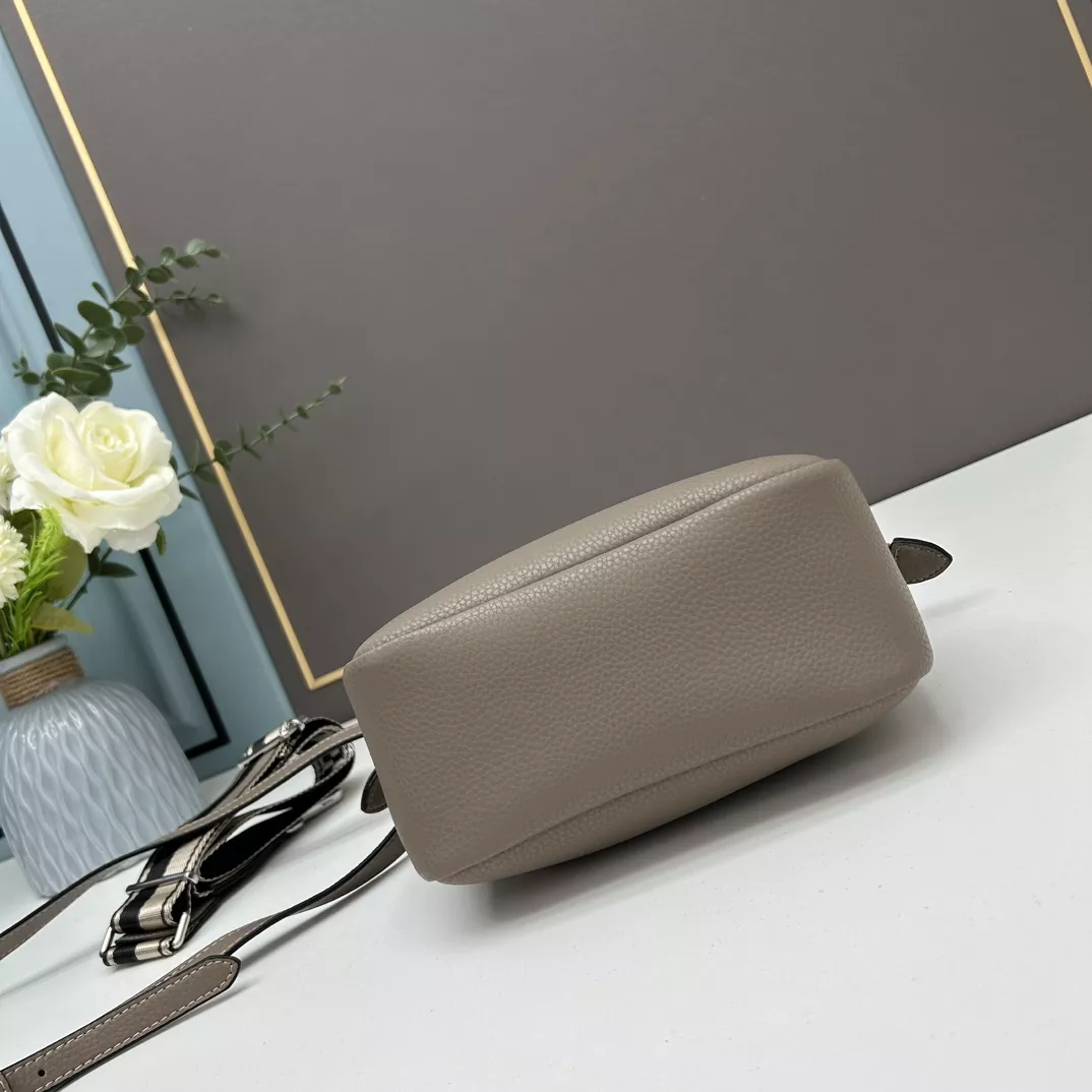 UrbanStyle 7232 Prada AAA Quality Handbags For Women