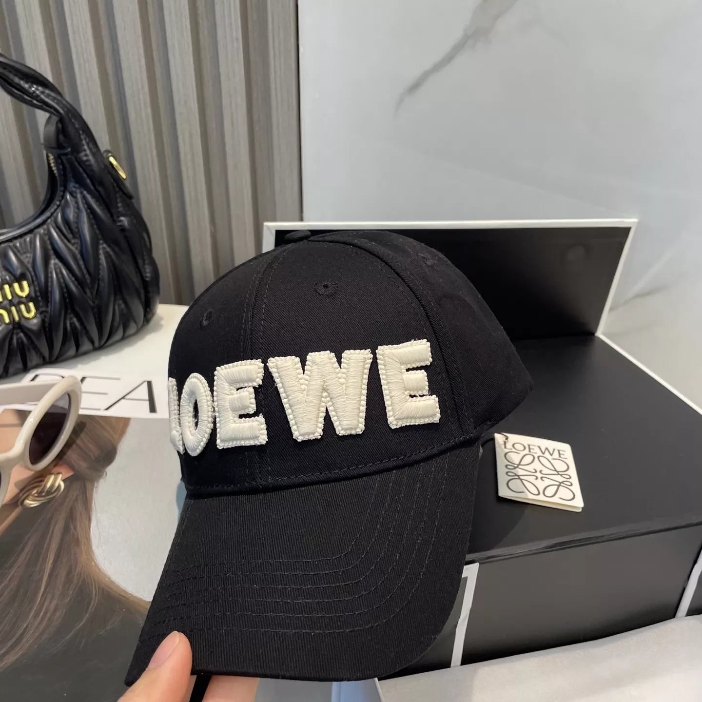 UrbanStyle 7431 LOEWE Caps