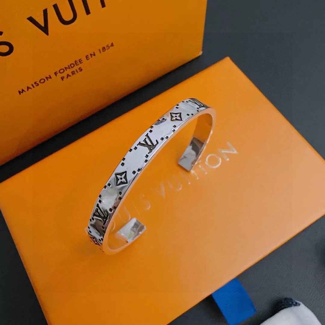 UrbanStyle 8160 Louis Vuitton LV Bracelets
