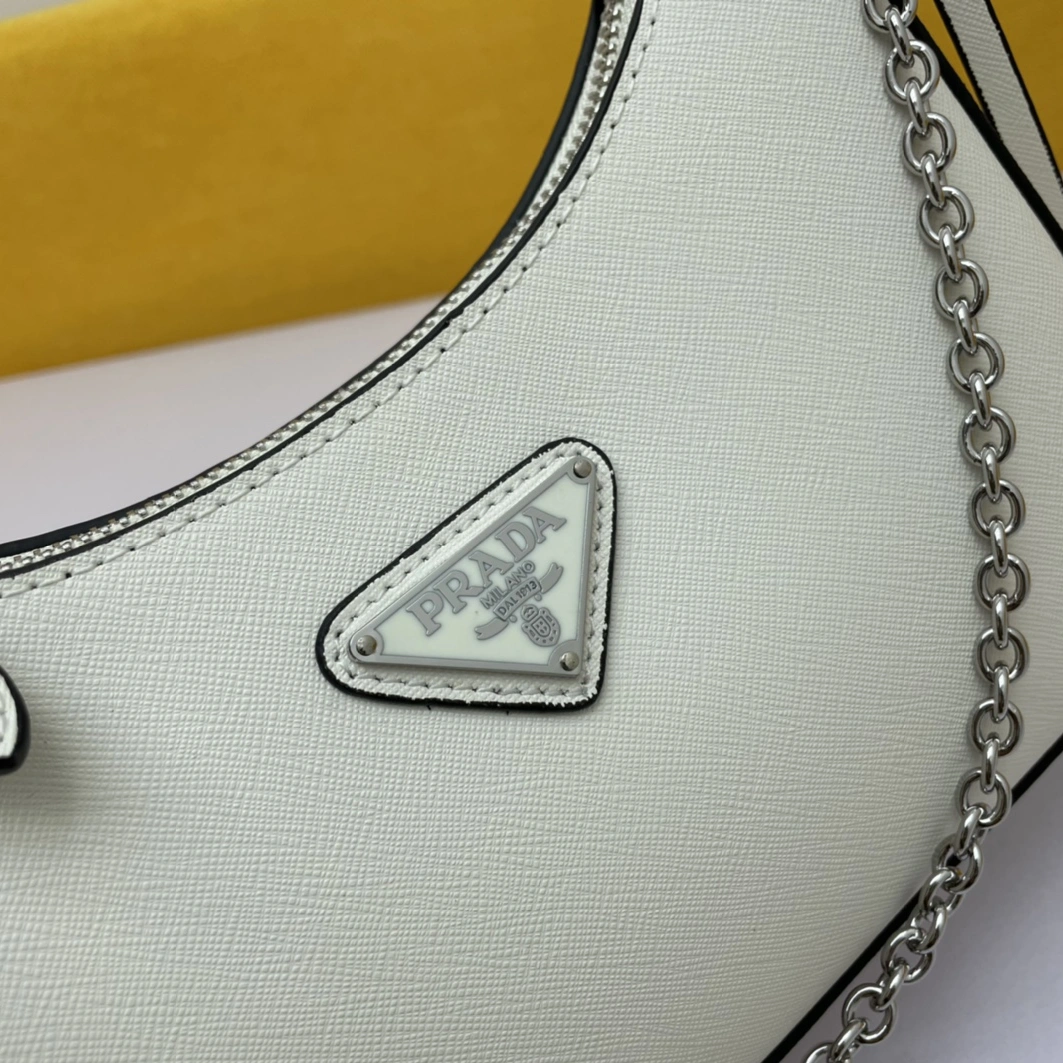UrbanStyle 8878 Prada AAA Quality Messenger Bags For Women