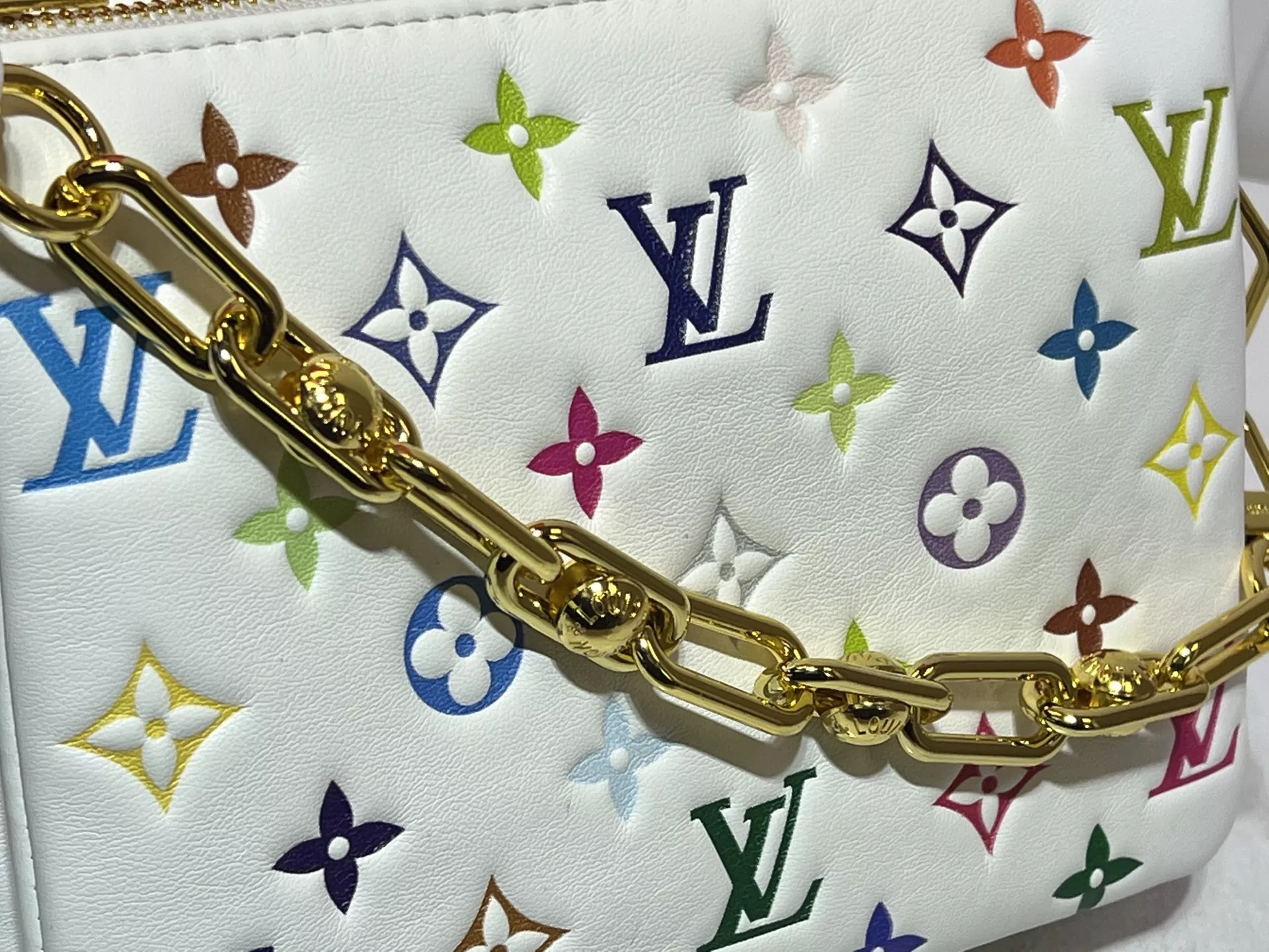 UrbanStyle 9018 Louis Vuitton AAA Quality Messenger Bags For Women