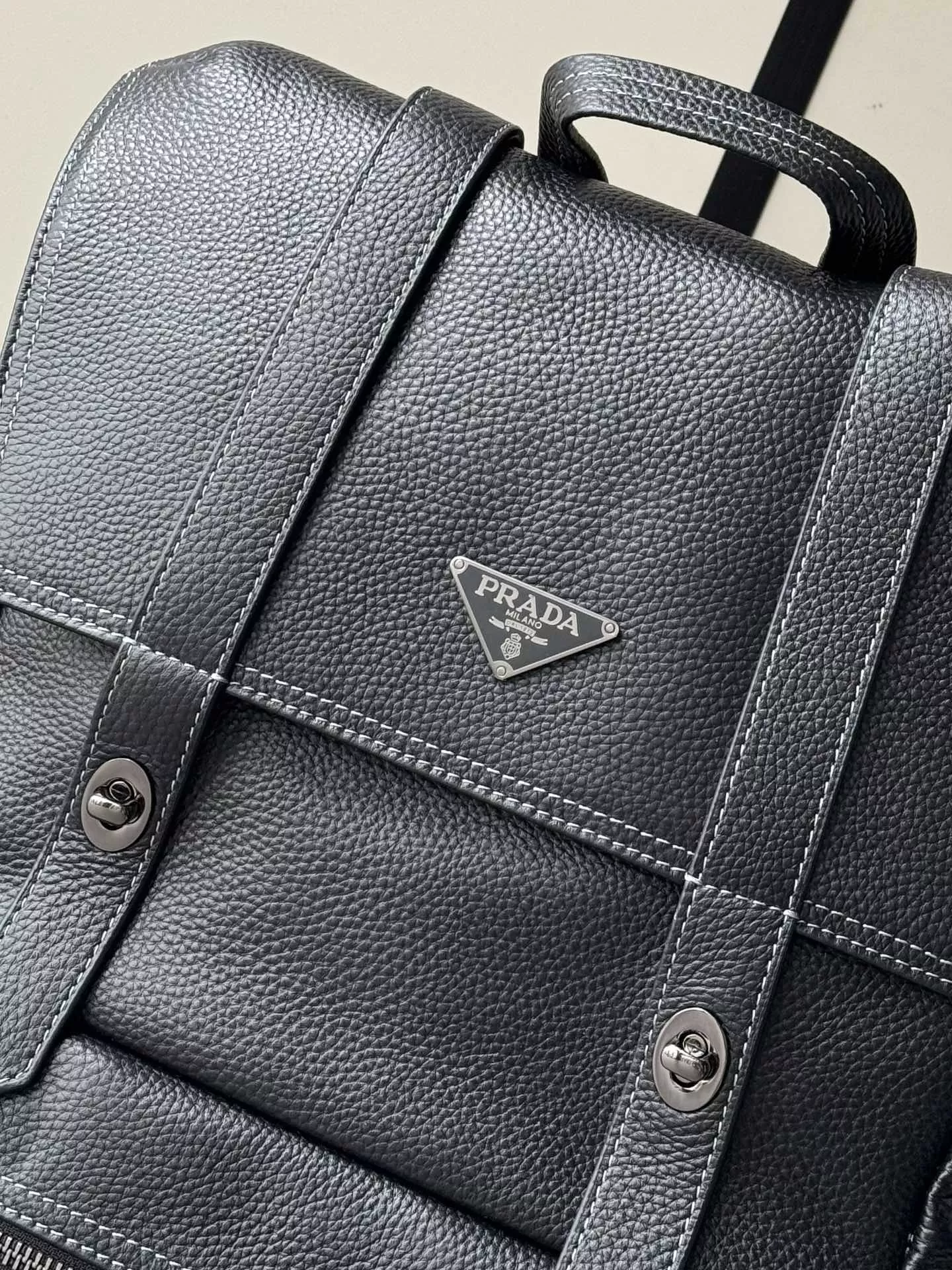 UrbanStyle 9151 Prada AAA Man Backpacks