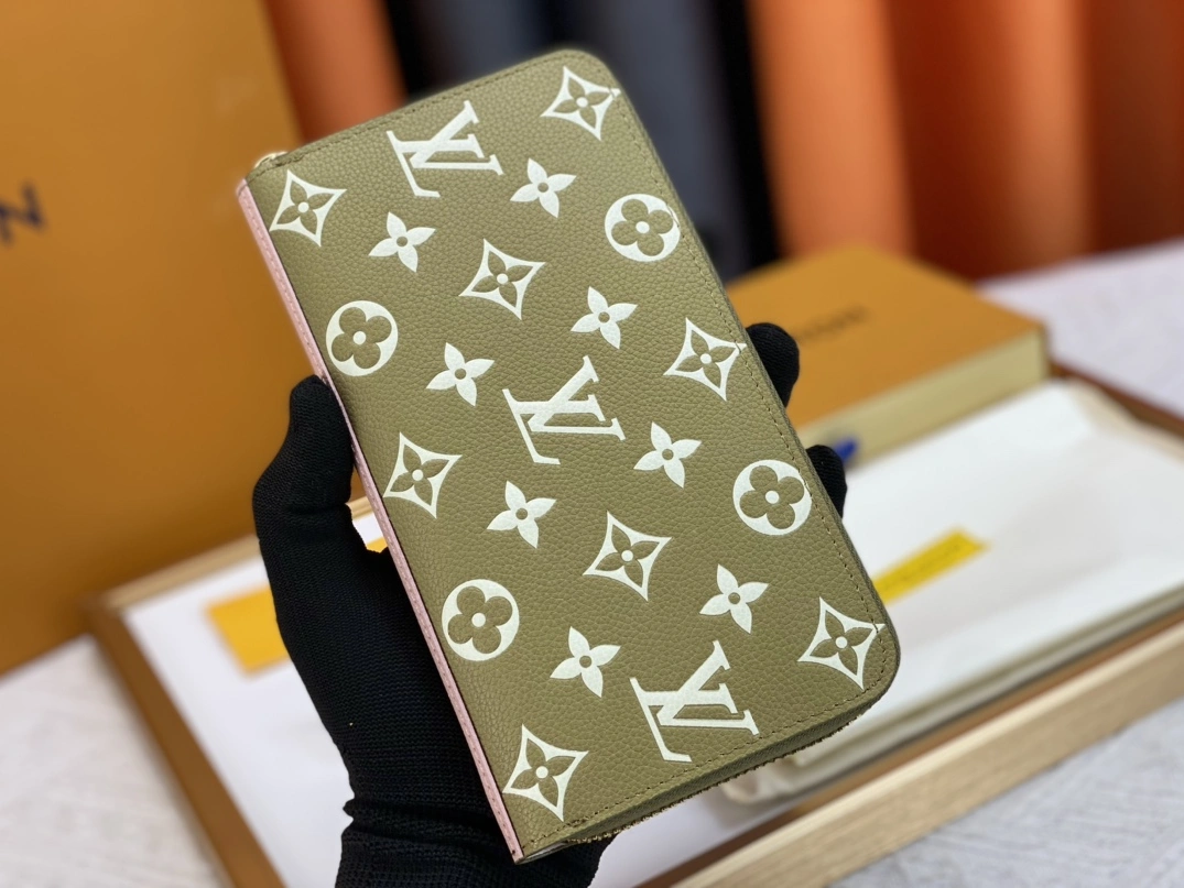 UrbanStyle 9257 Louis Vuitton AAA Quality Wallets For Women
