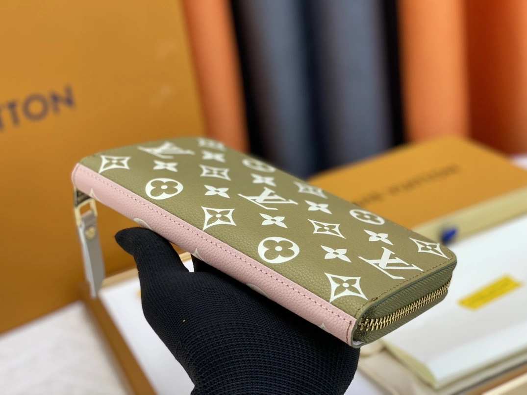 UrbanStyle 9257 Louis Vuitton AAA Quality Wallets For Women