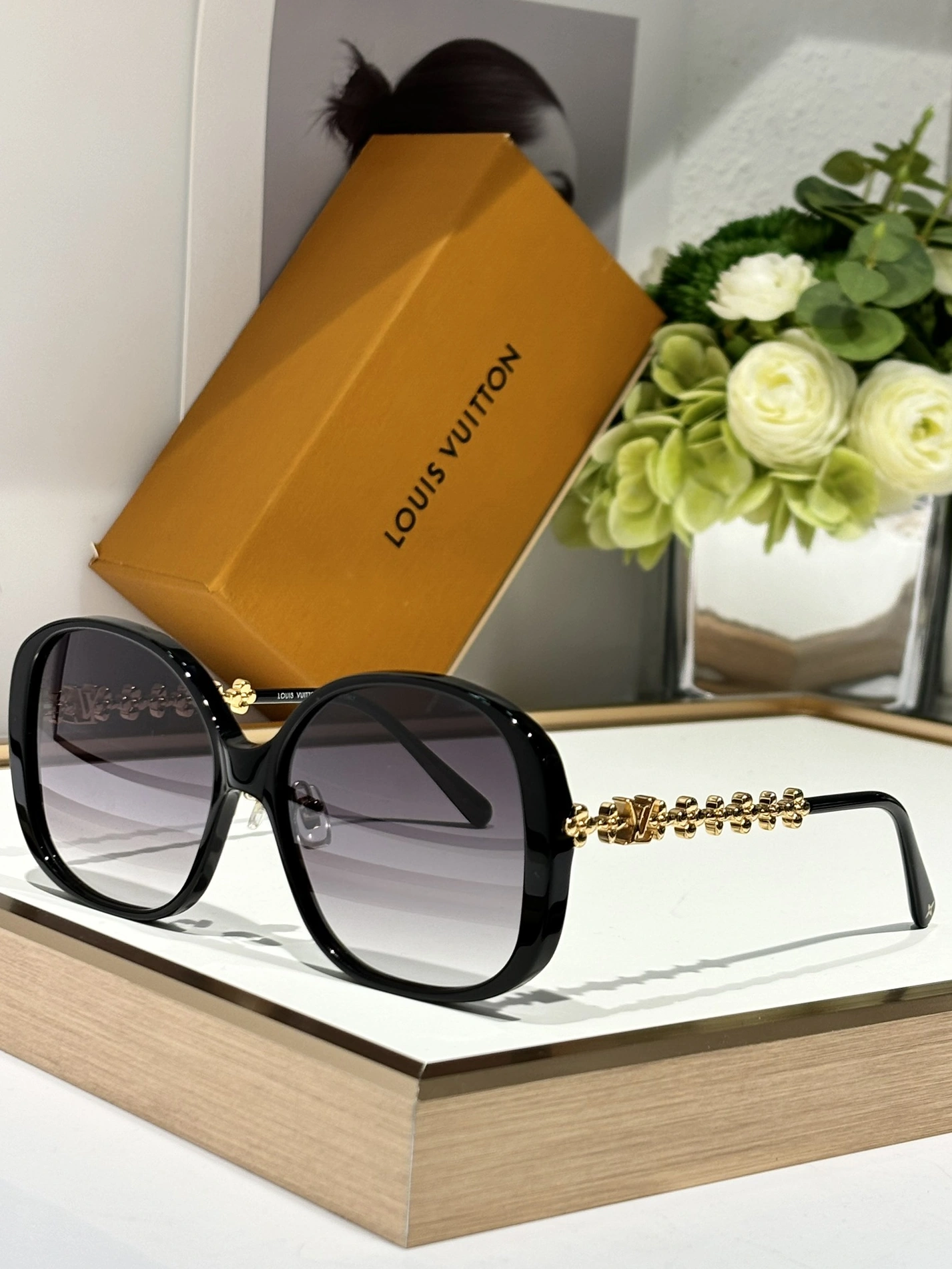 UrbanStyle 9274 Louis Vuitton AAA Quality Sunglasses