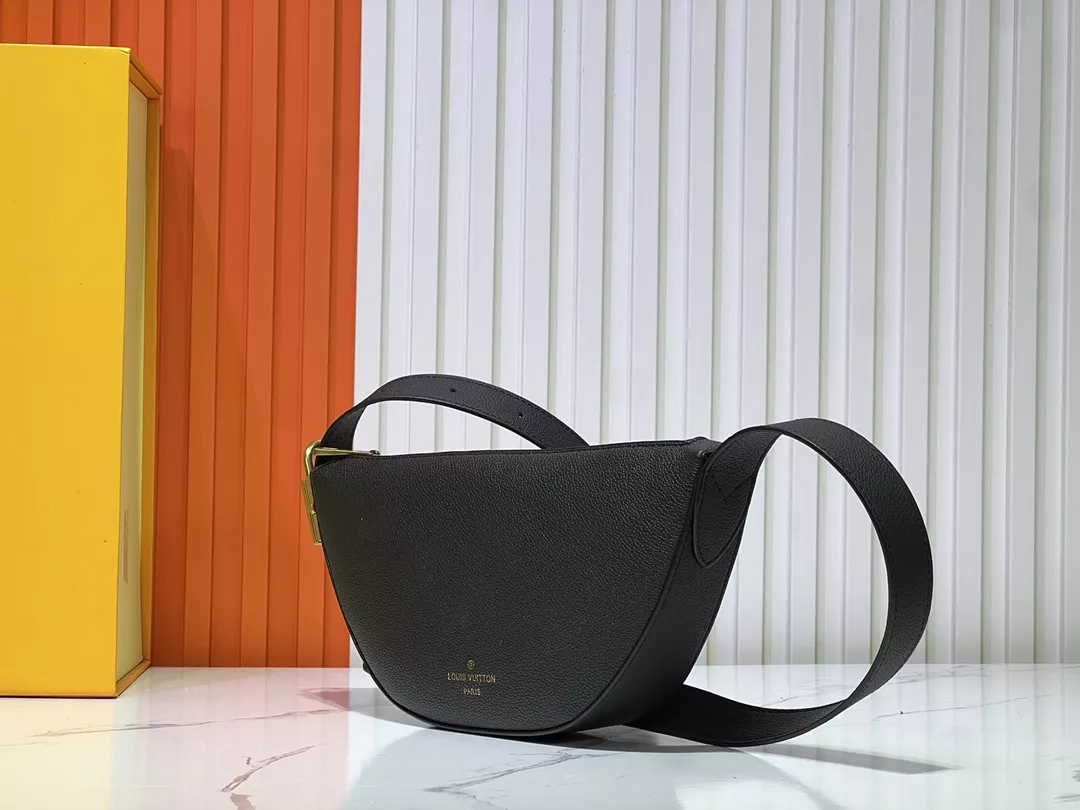 UrbanStyle 9354 Louis Vuitton AAA Quality Messenger Bags For Women