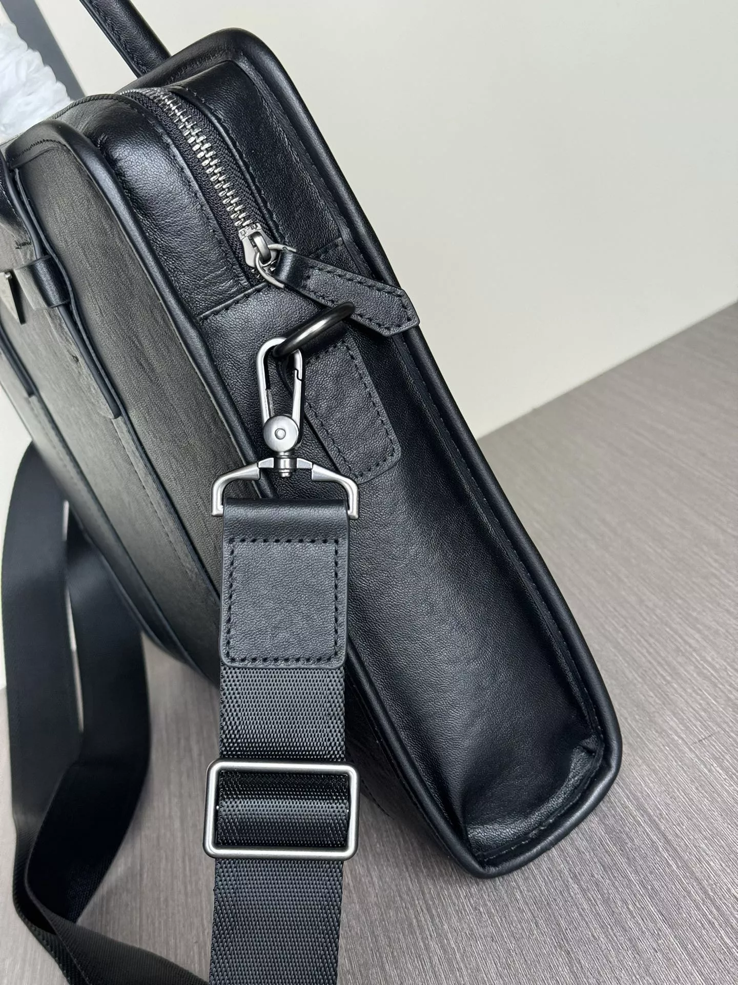 UrbanStyle 9498 Prada AAA Man Handbags
