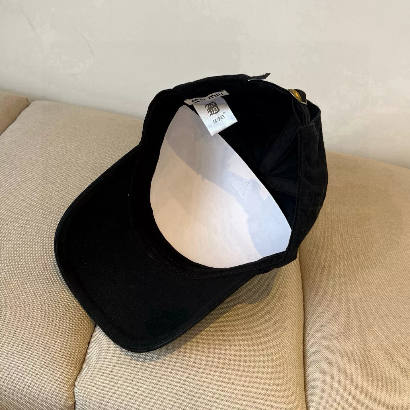 UrbanStyle 9649 MIU MIU Caps