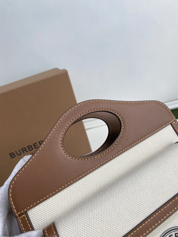 UrbanStyle 9652 Burberry AAA Quality Messenger Bags For Women