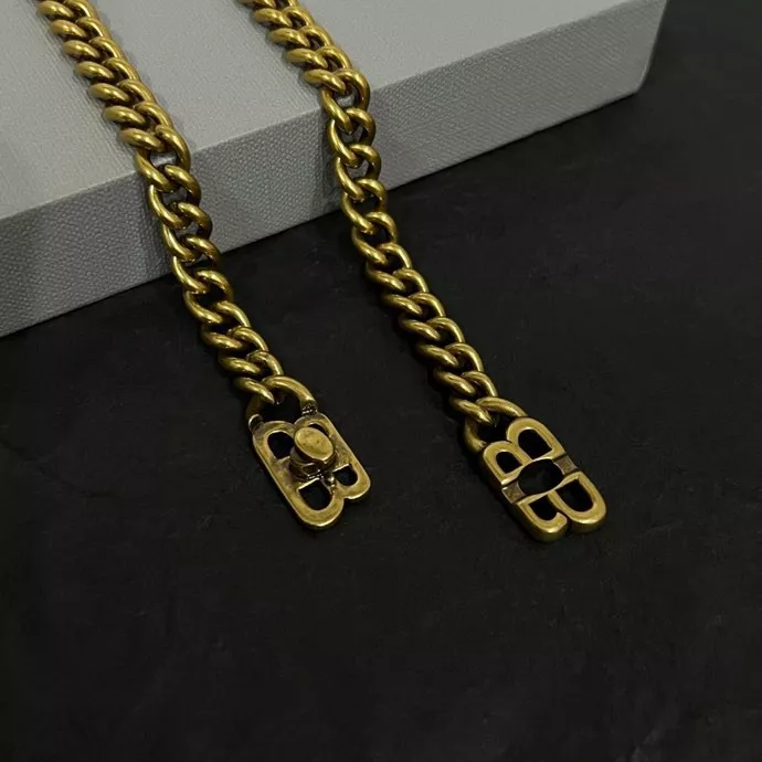UrbanStyle 9717 Balenciaga Necklaces