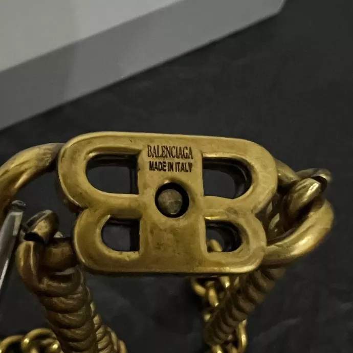 UrbanStyle 9717 Balenciaga Necklaces