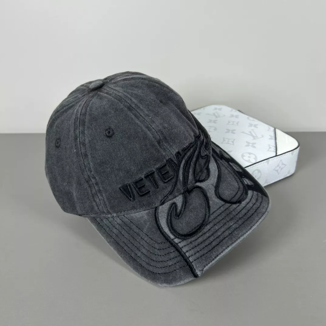 VETEMENTS Caps Popular 7899