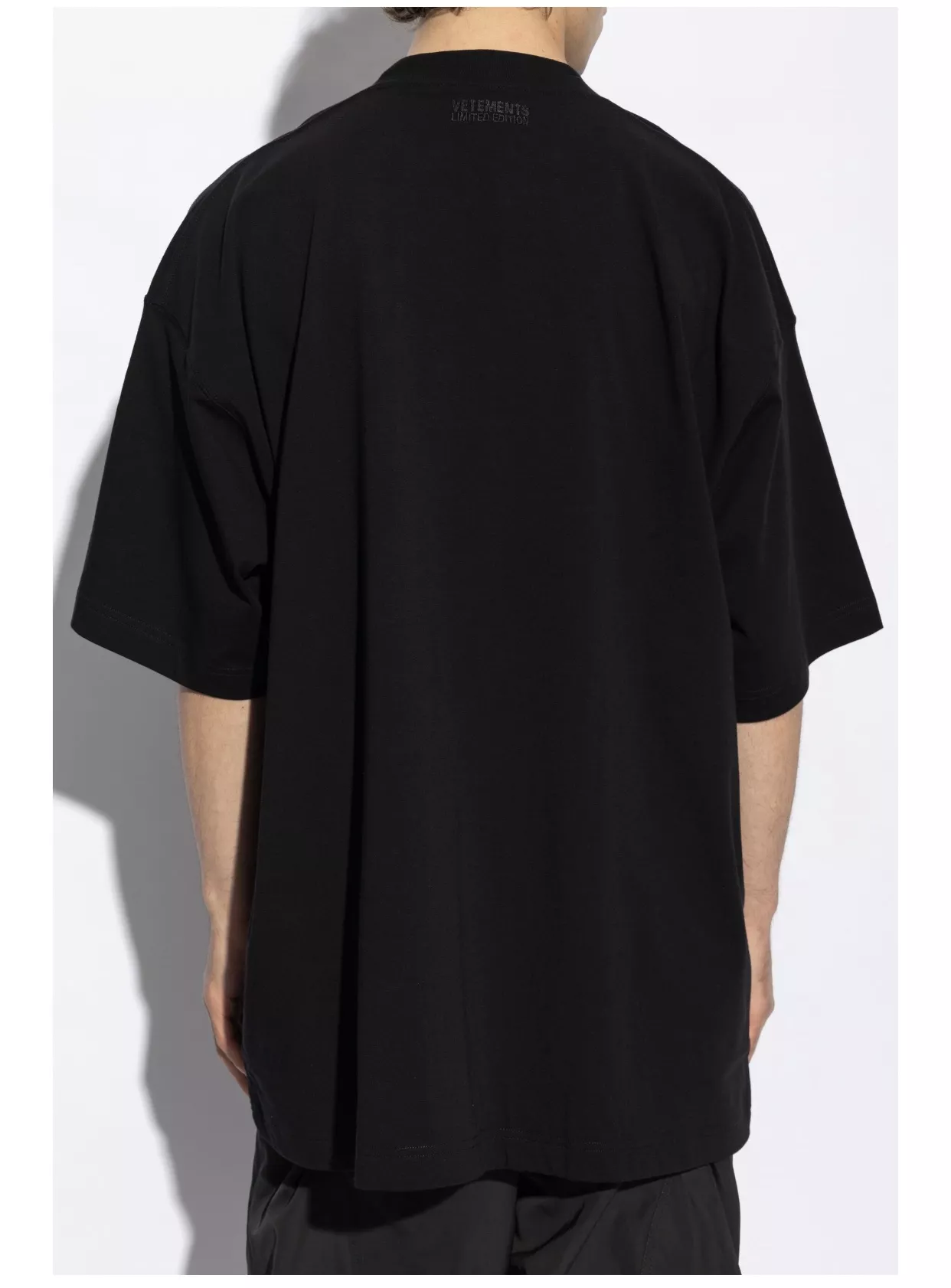 VETEMENTS T-Shirts Short Sleeved For Unisex Fashionable 8935