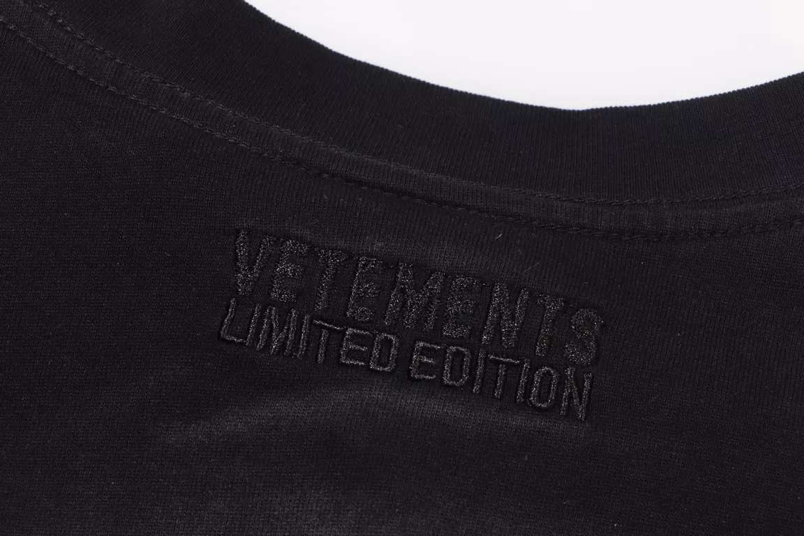 VETEMENTS T-Shirts Short Sleeved For Unisex Stylish 256