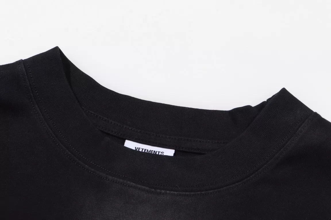 VETEMENTS T-Shirts Short Sleeved For Unisex Stylish 256