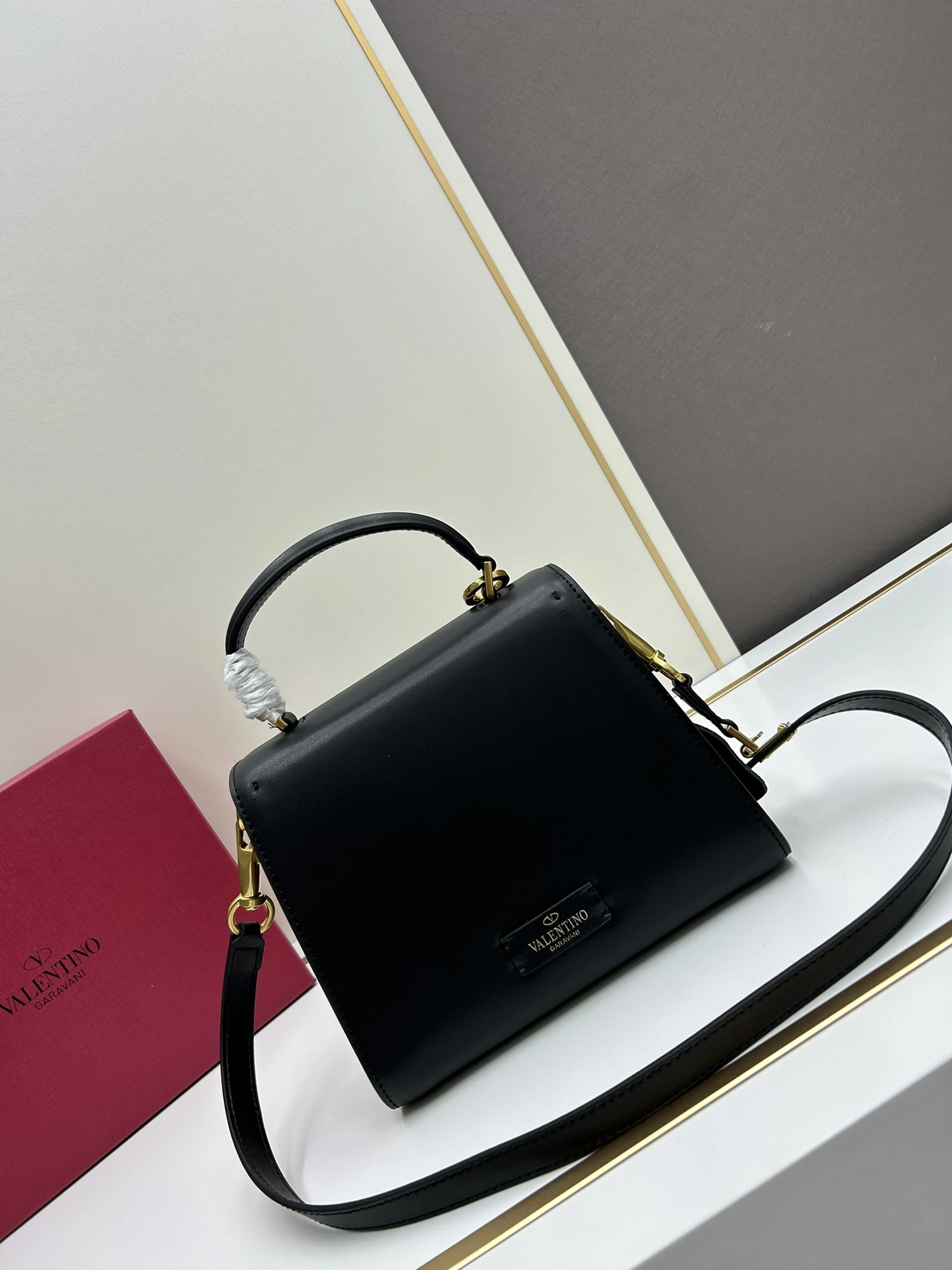 Valentino AAA Quality Handbags For Women Bold 4086