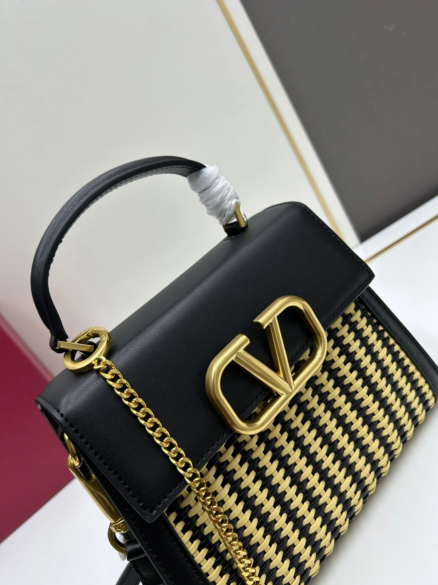 Valentino AAA Quality Handbags For Women Bold 4086