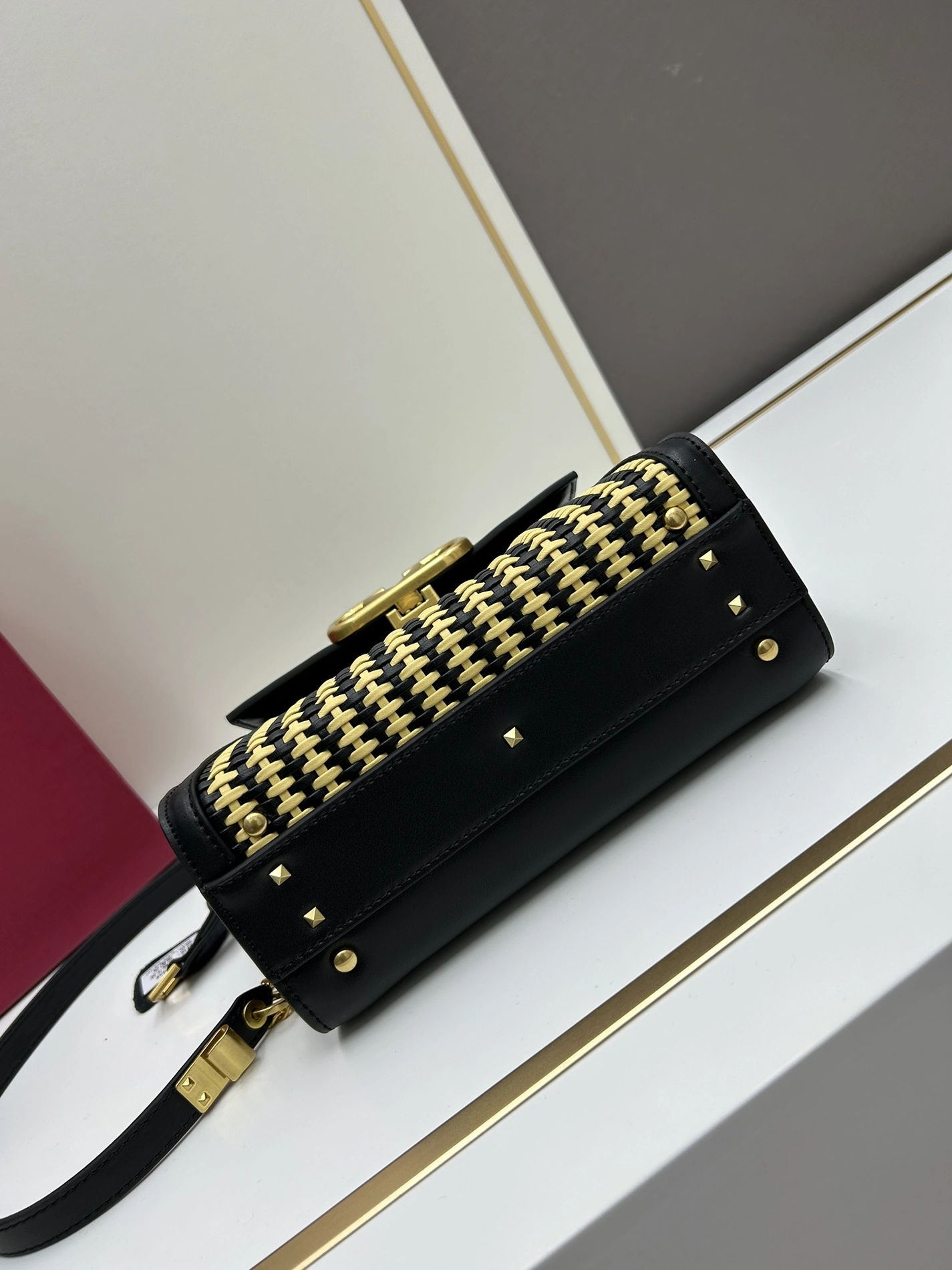 Valentino AAA Quality Handbags For Women Bold 4086