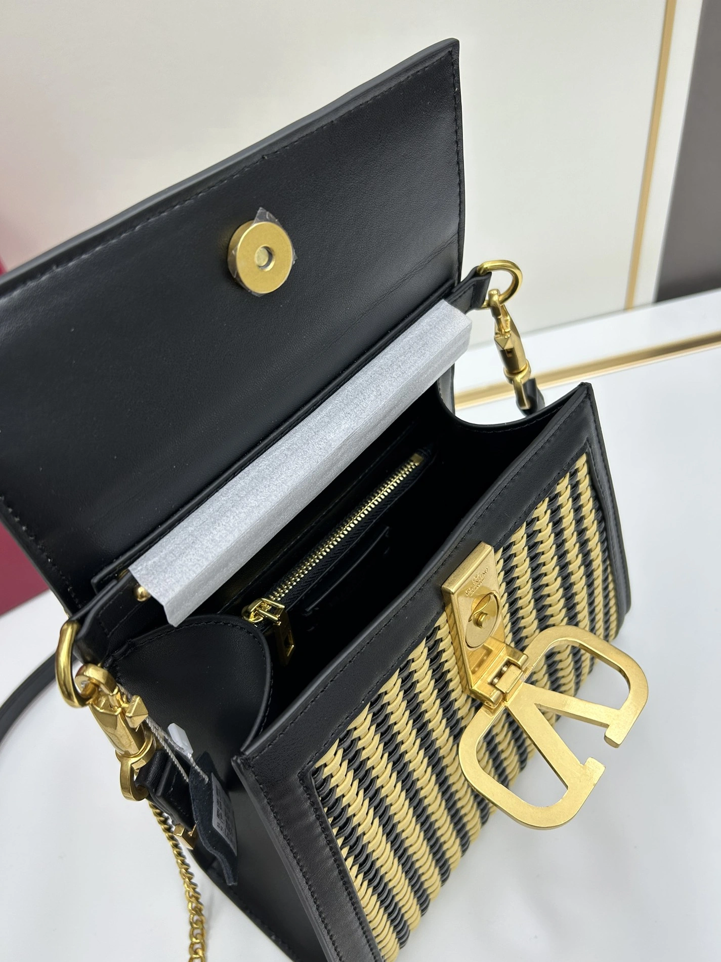 Valentino AAA Quality Handbags For Women Bold 4086