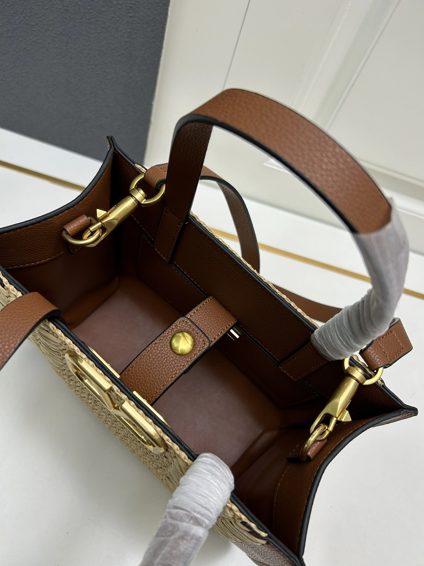 Valentino AAA Quality Handbags For Women DailyWear 1937