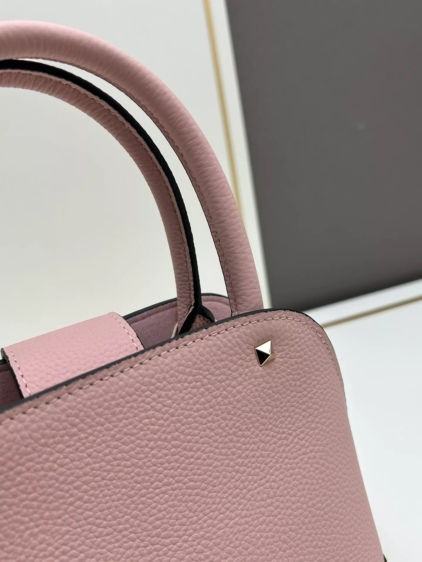 Valentino AAA Quality Handbags For Women DailyWear 6425