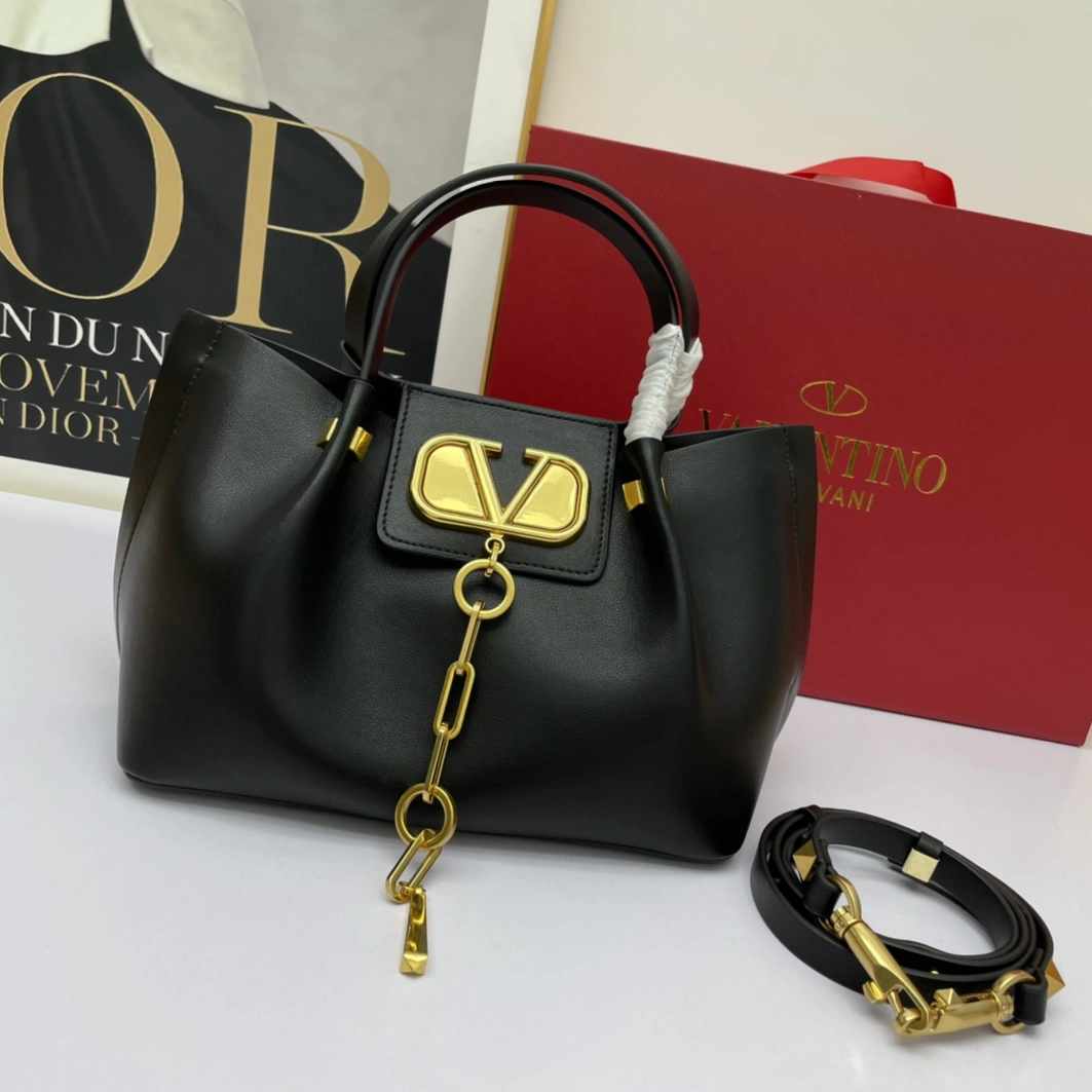 Valentino AAA Quality Handbags For Women Durable 178