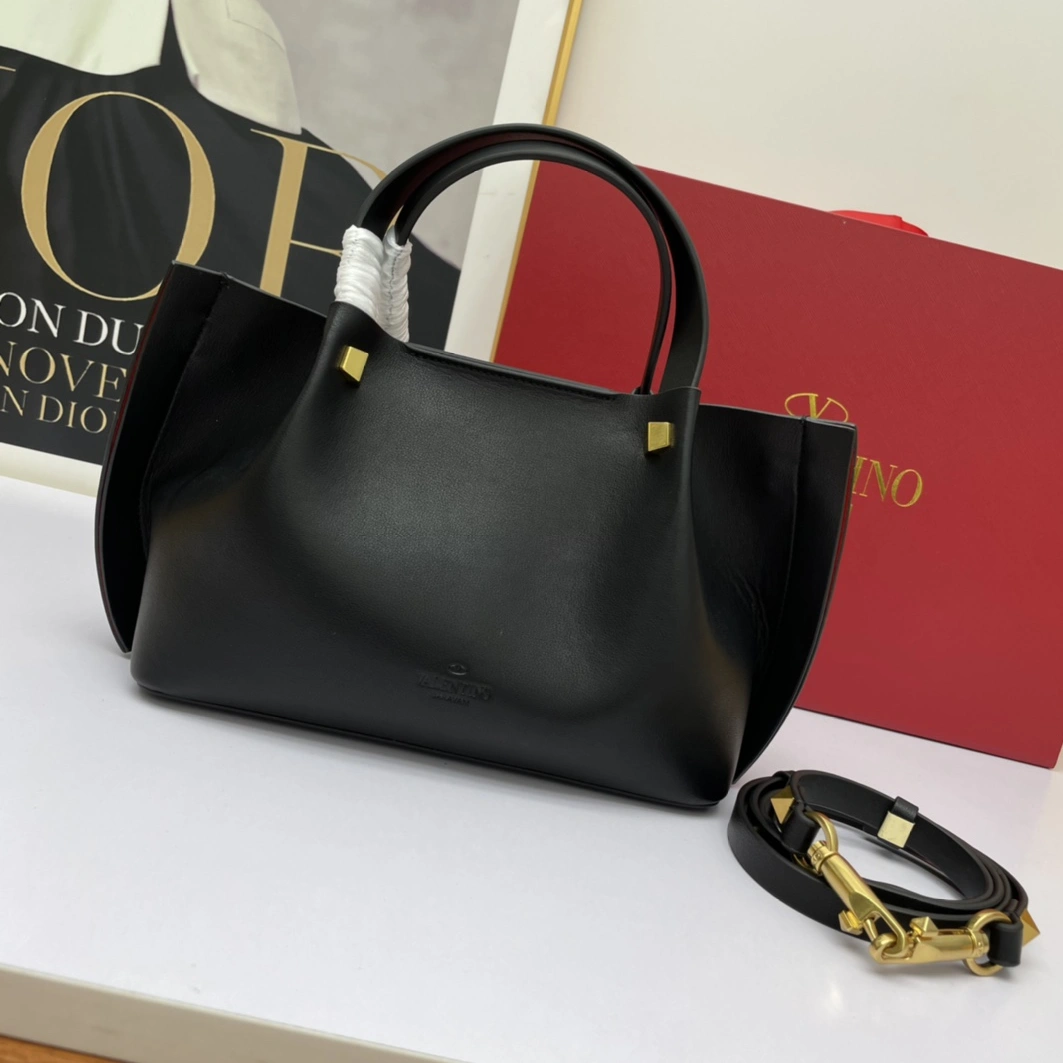 Valentino AAA Quality Handbags For Women Durable 178