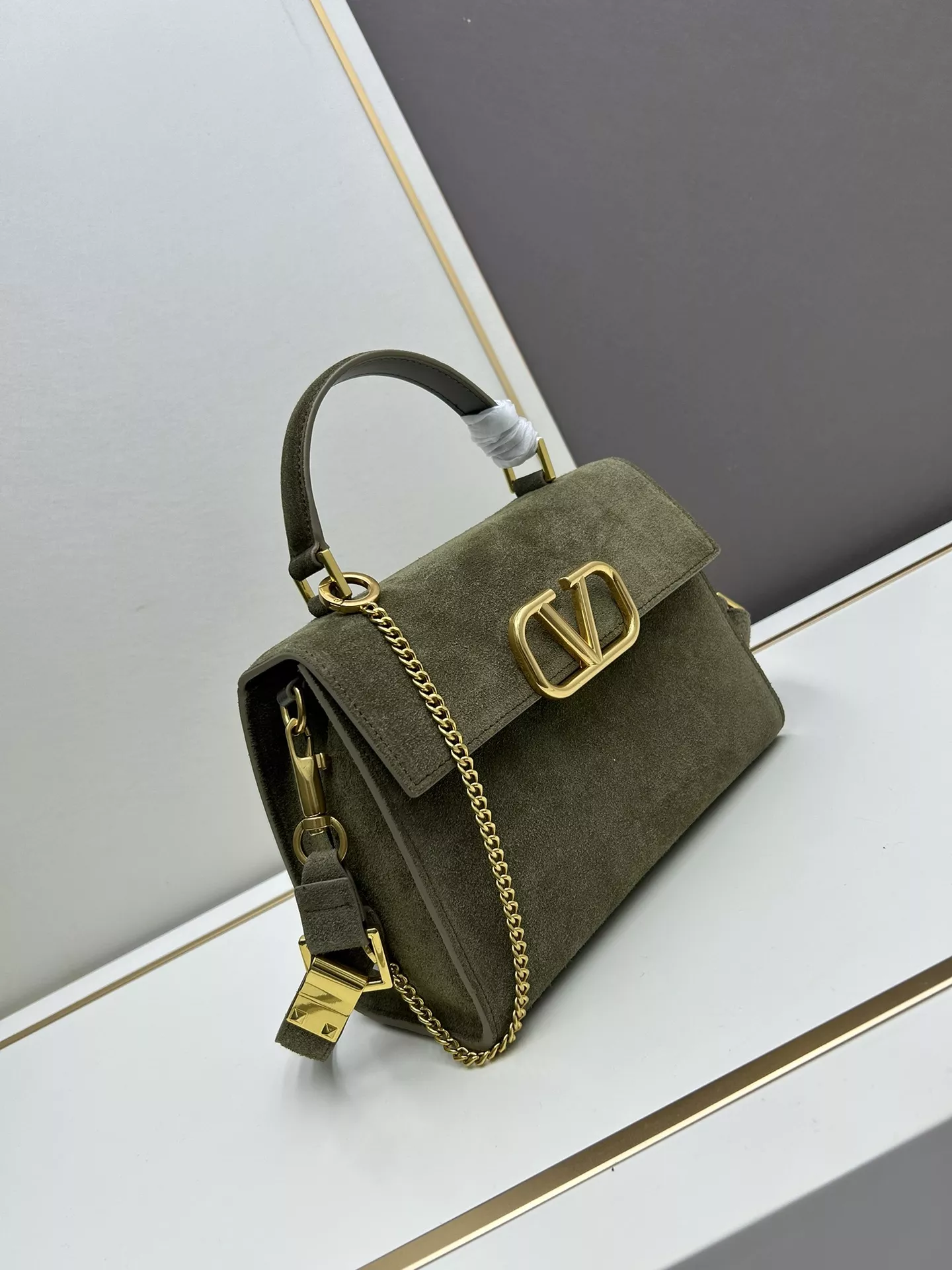Valentino AAA Quality Handbags For Women Durable 4348