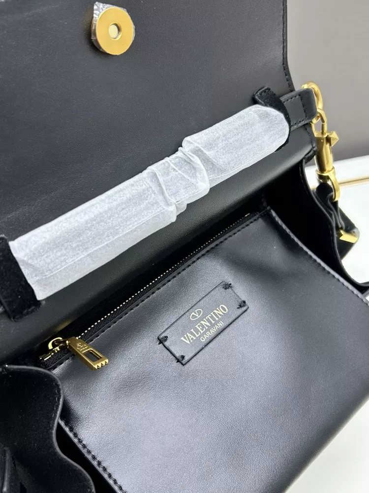 Valentino AAA Quality Handbags For Women EyeCatching 8181
