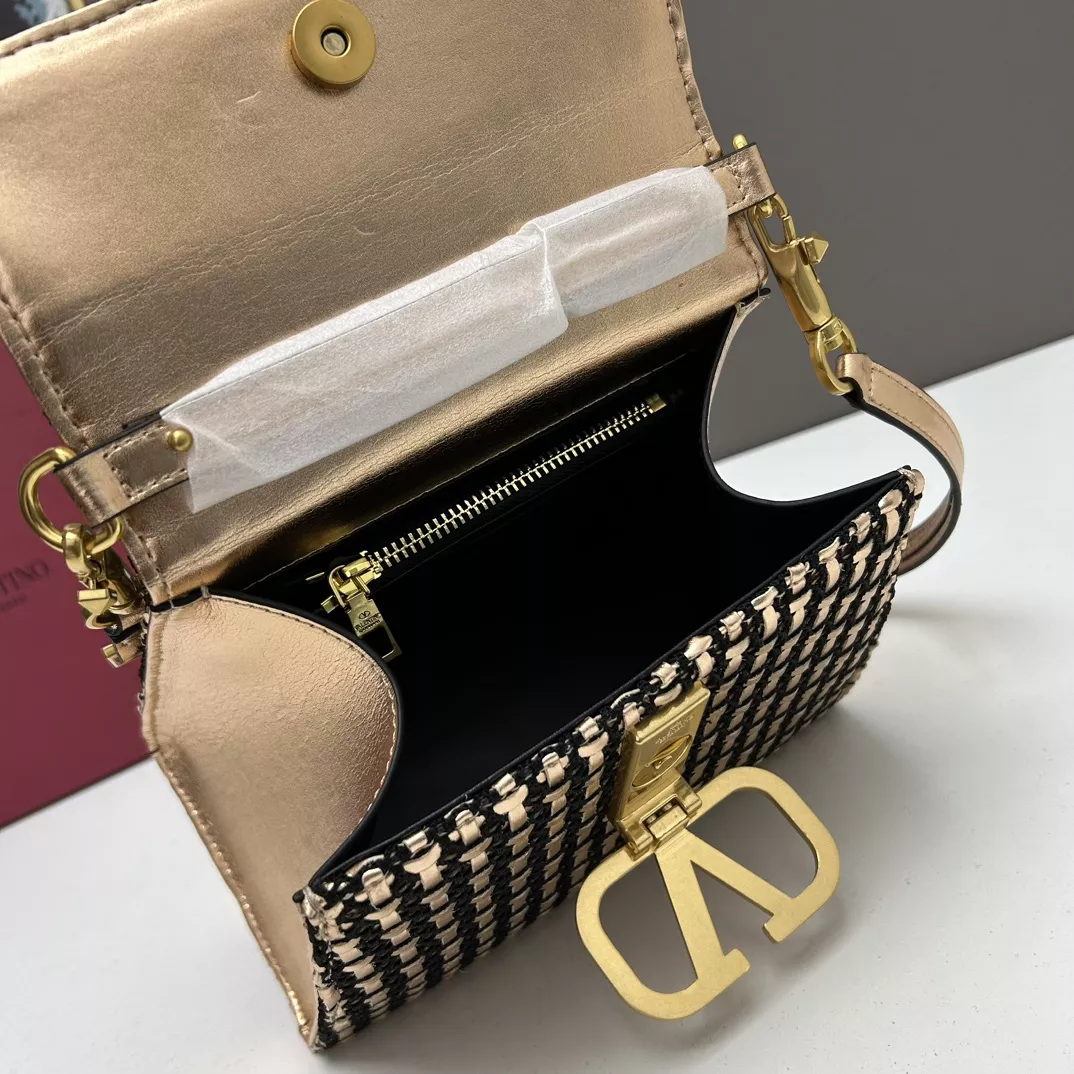 Valentino AAA Quality Handbags For Women Fashionable 5033