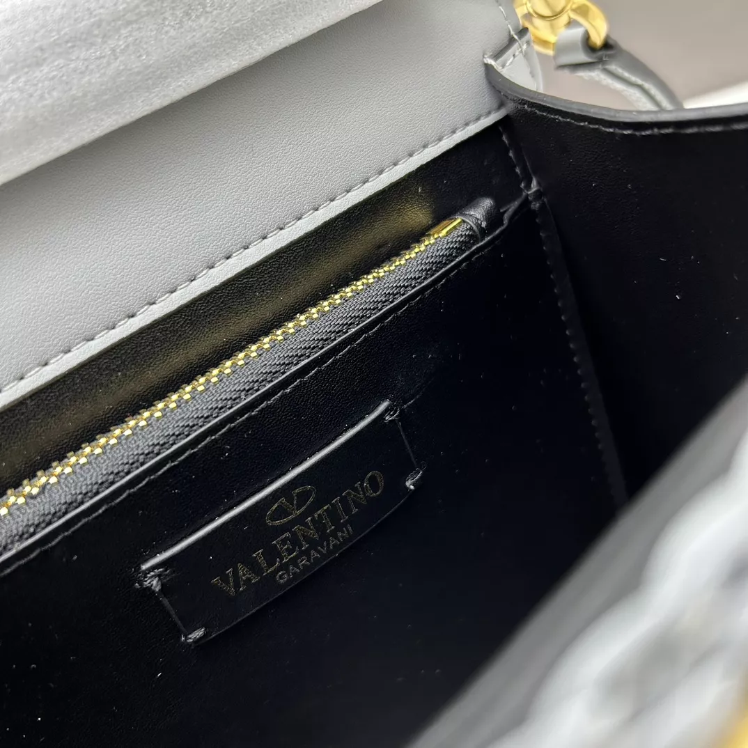 Valentino AAA Quality Handbags For Women HighQuality 5177