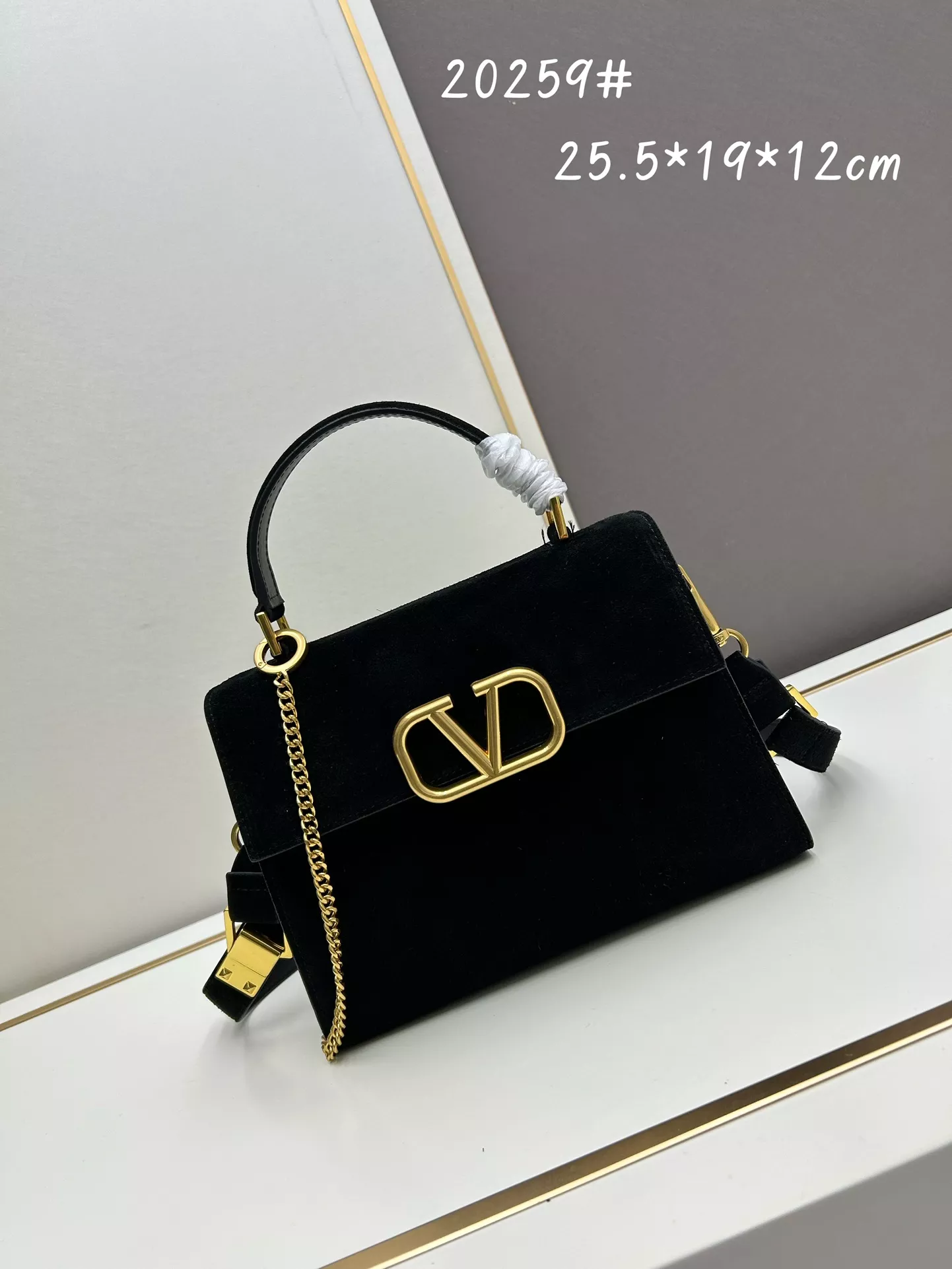 Valentino AAA Quality Handbags For Women Lightweight 4438