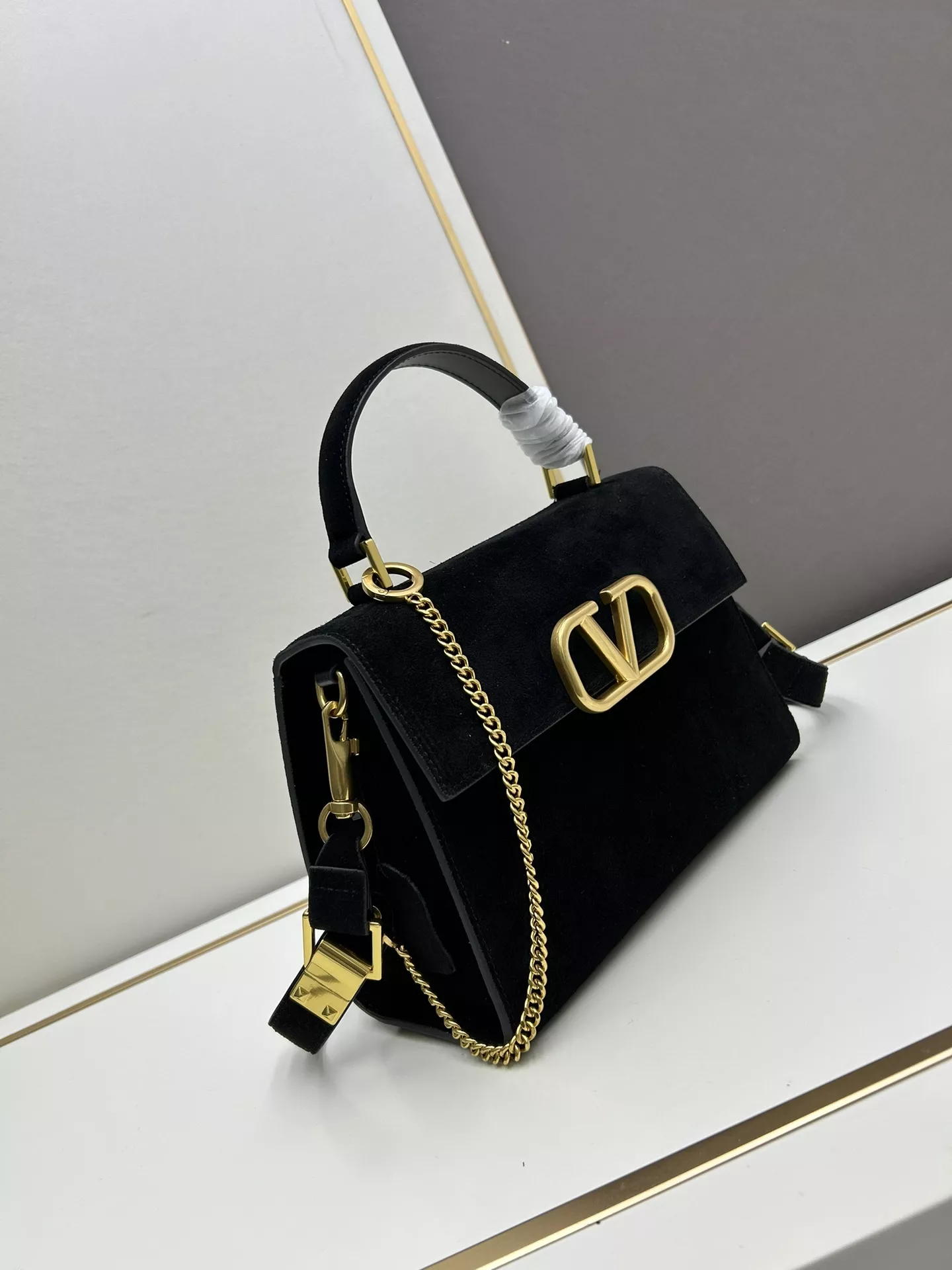 Valentino AAA Quality Handbags For Women Lightweight 4438
