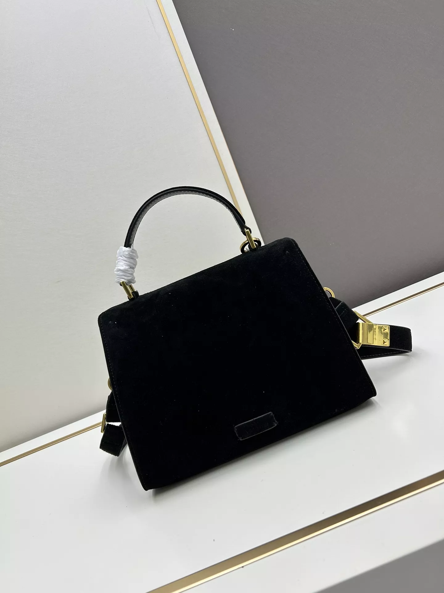 Valentino AAA Quality Handbags For Women Lightweight 4438