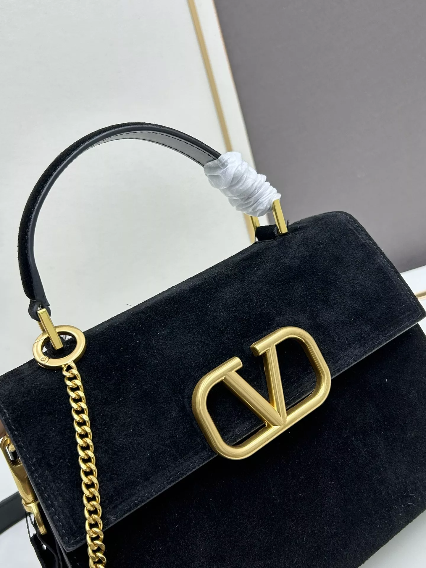 Valentino AAA Quality Handbags For Women Lightweight 4438