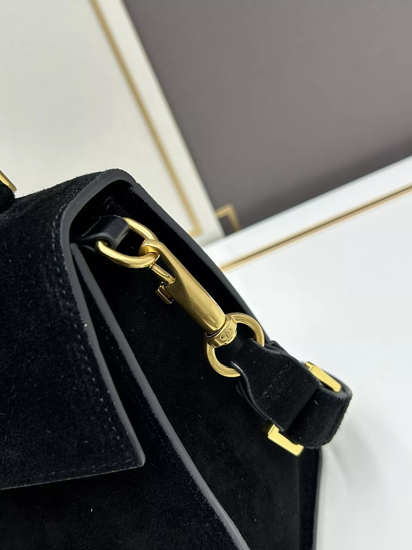 Valentino AAA Quality Handbags For Women Lightweight 4438