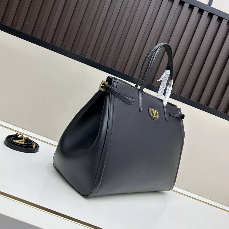 Valentino AAA Quality Handbags For Women Minimalist 532