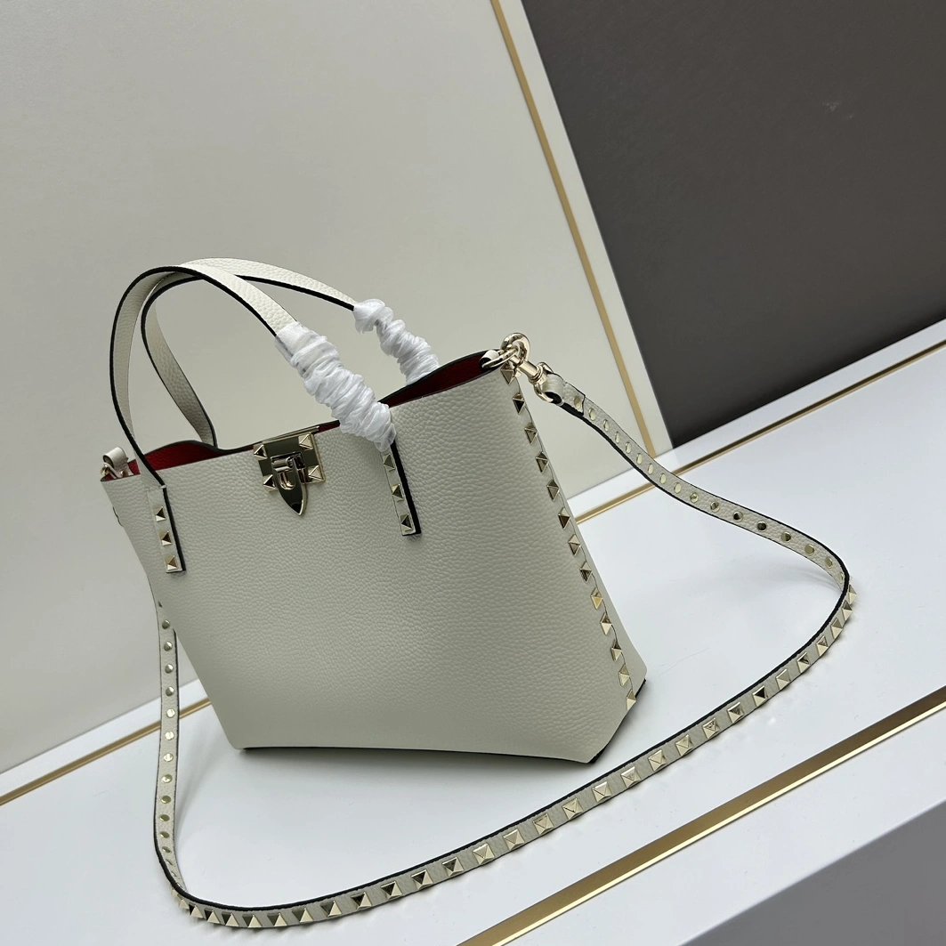 Valentino AAA Quality Handbags For Women Modern 3370