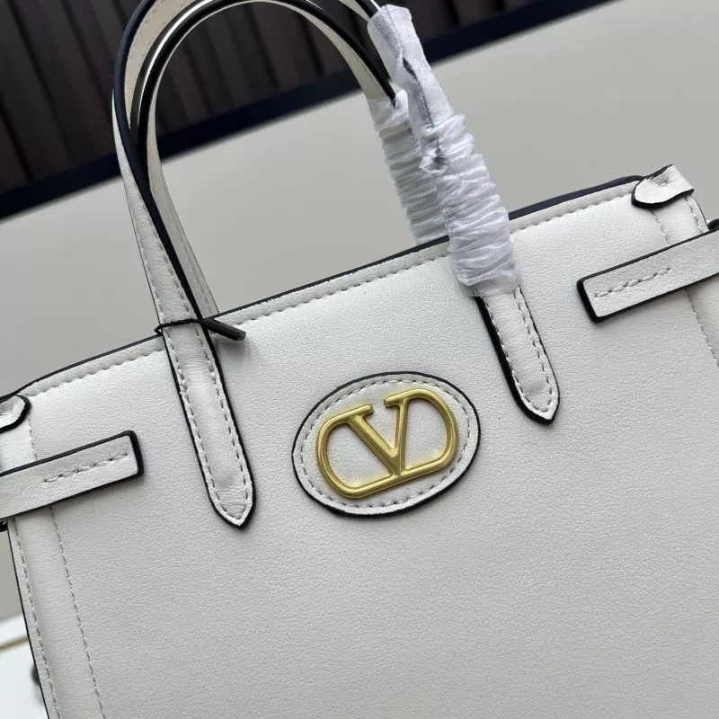 Valentino AAA Quality Handbags For Women Reliable 2443