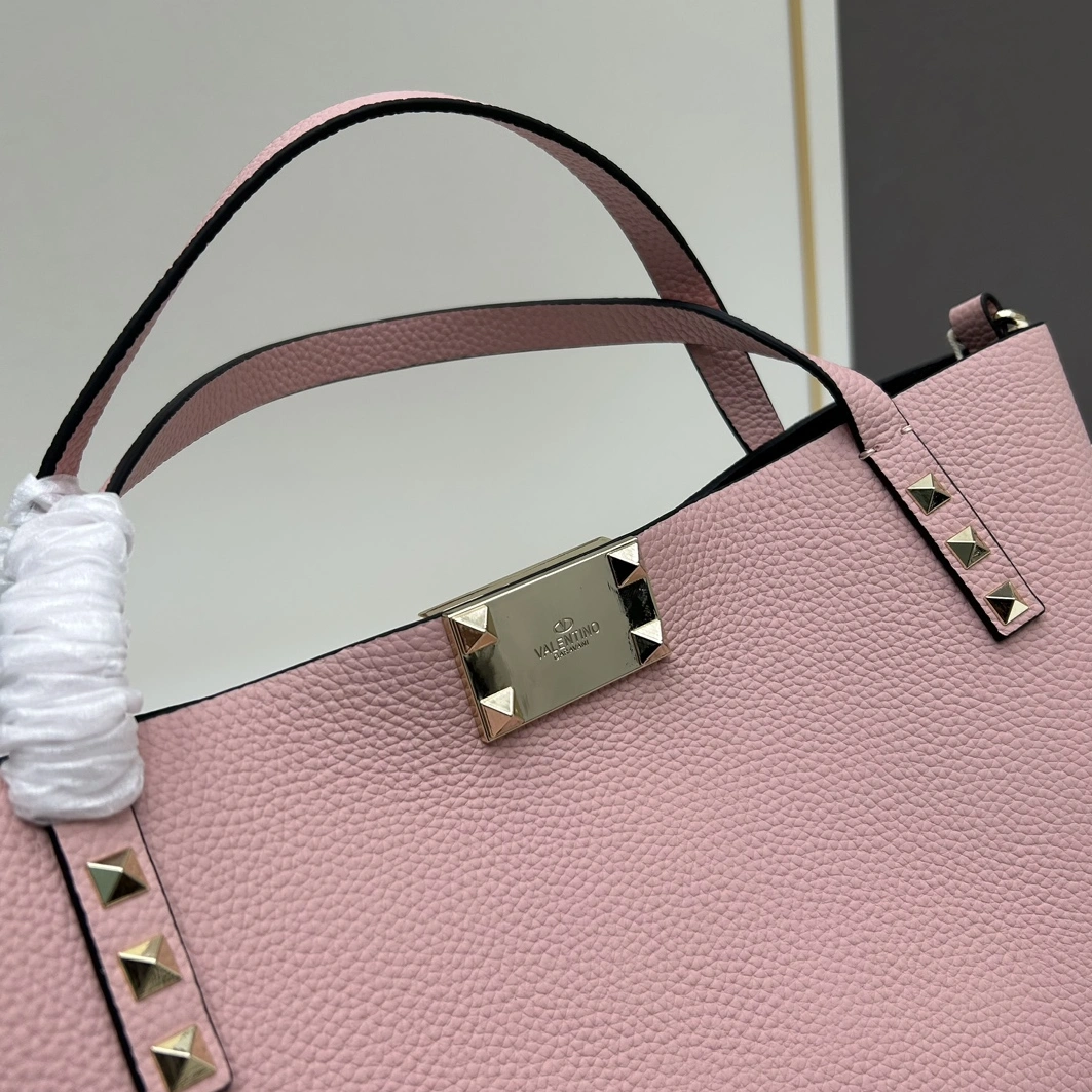 Valentino AAA Quality Handbags For Women Sleek 7037